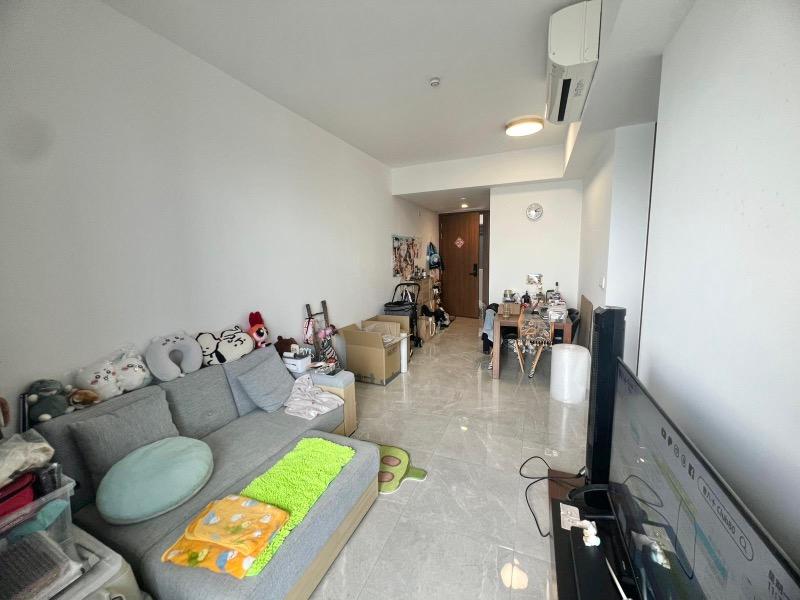 Stirling Residences Condominium For Sale, $1,680,000, 2 Bed 1 Bath 635 sqft $2,646.00 psf