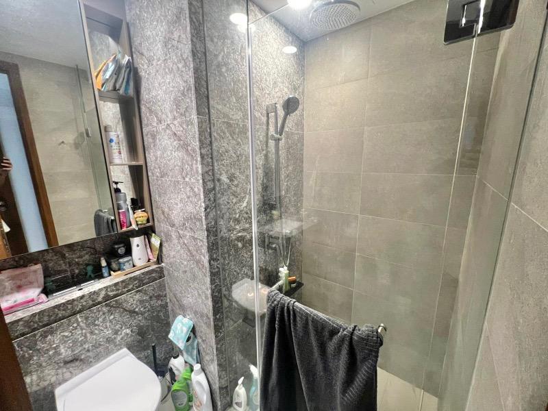 Stirling Residences Condominium For Sale, $1,680,000, 2 Bed 1 Bath 635 sqft $2,646.00 psf