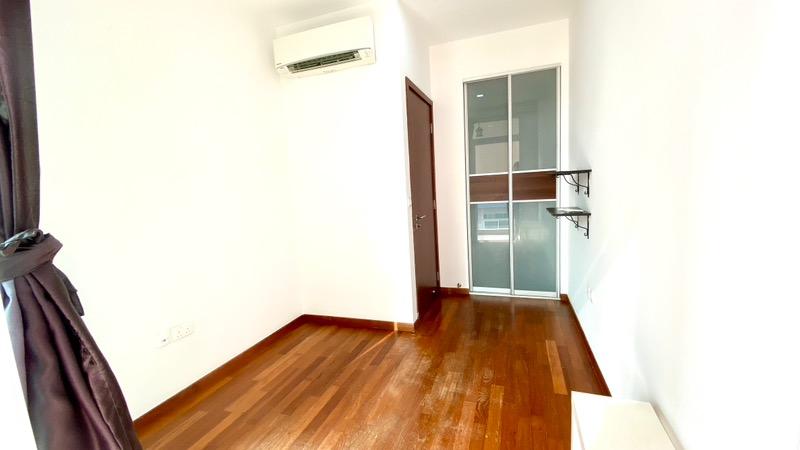 Condominium for Sale: D19, 558962