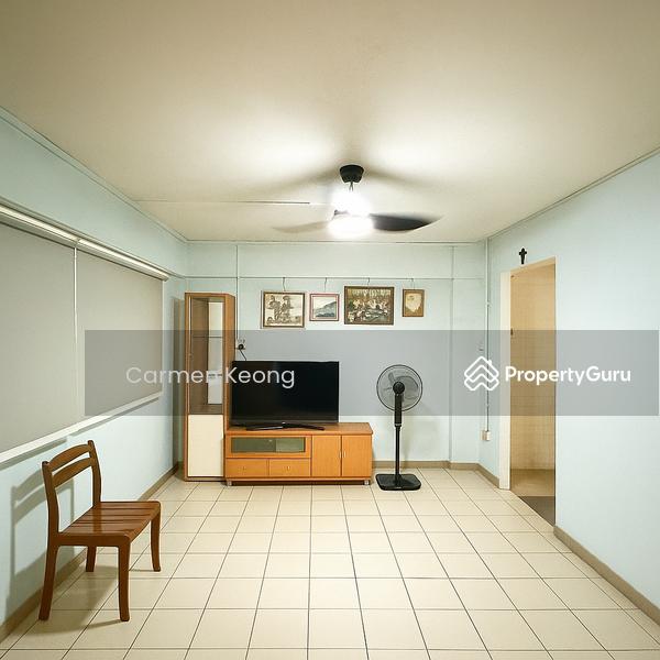 Prop-GPT: HDB Flat: D27 Yishun 867 Yishun Street 81