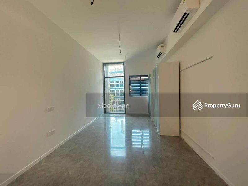 Prop-GPT: Condominium: D07  The M