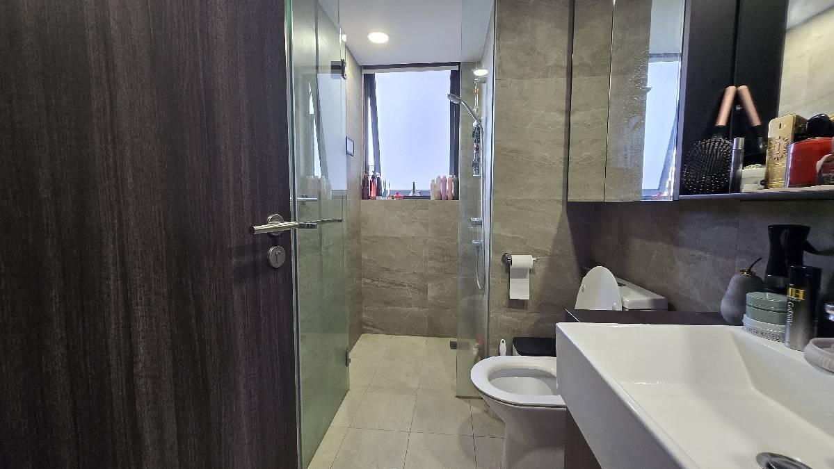 Riverfront Residences Condominium For Sale, $2,980,000, 5 Bed 5 Bath 1,679 sqft $1,775.00 psf