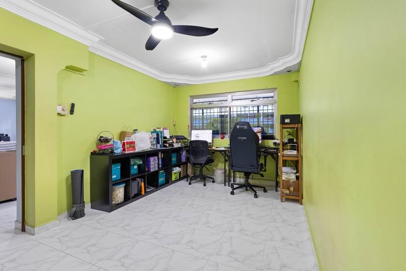 818 Woodlands Street 82 HDB Apartment For Sale, $1,200,000, 4 Bed 2 Bath 1,905 sqft $630.00 psf