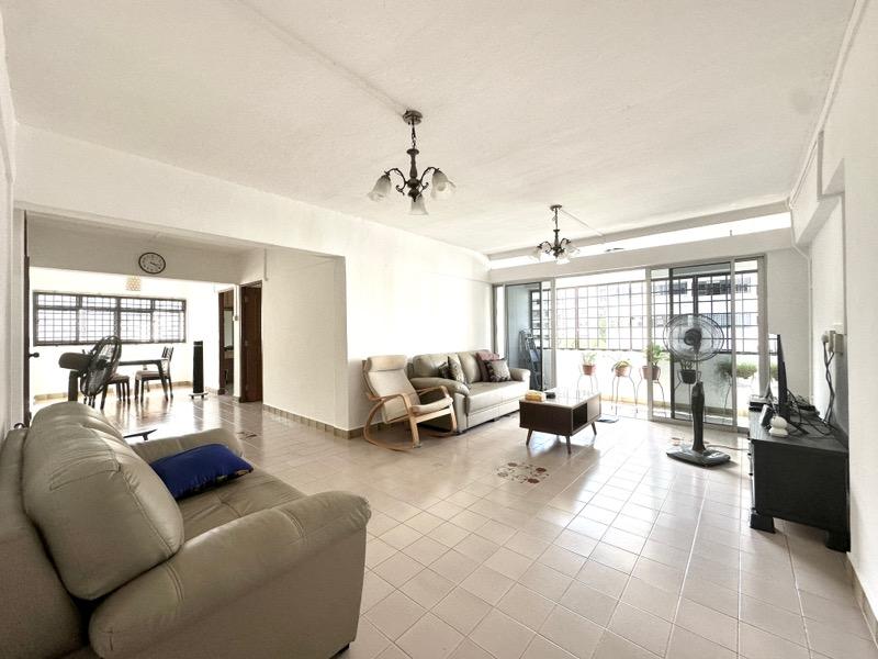 Prop-GPT: HDB Apartment: D04 Telok Blangah 52 Telok Blangah Drive