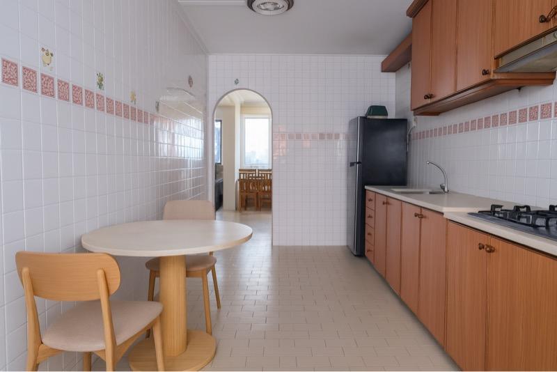 120 Pending Road HDB Apartment For Sale, $688,000, 3 Bed 2 Bath 1,302 sqft $528.00 psf