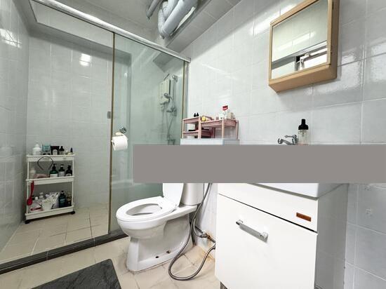 684C Woodlands Drive 62 HDB Apartment For Sale, $888,000, 4 Bed 2 Bath 1,517 sqft $585.00 psf