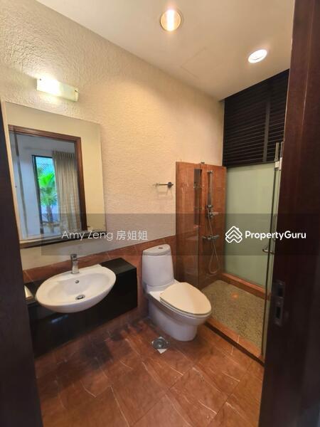 Freehold landed home– Call Amy Zeng @ 9177.2688