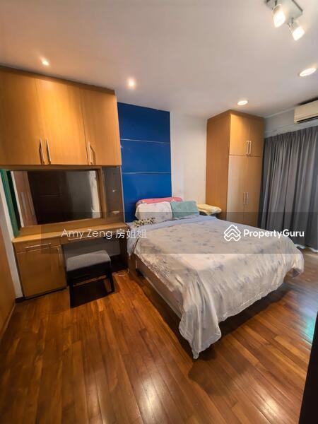 Freehold landed home– Call Amy Zeng @ 9177.2688