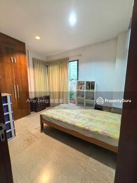 Freehold landed home– Call Amy Zeng @ 9177.2688