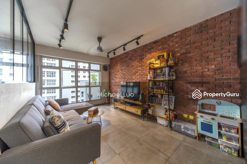 Prop-GPT: HDB Flat: D19 Punggol 322A Sumang Walk