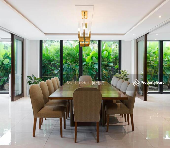 HOT PICK Wide Corner Plot BUNGALOWBotanic Gardens Vicinity!