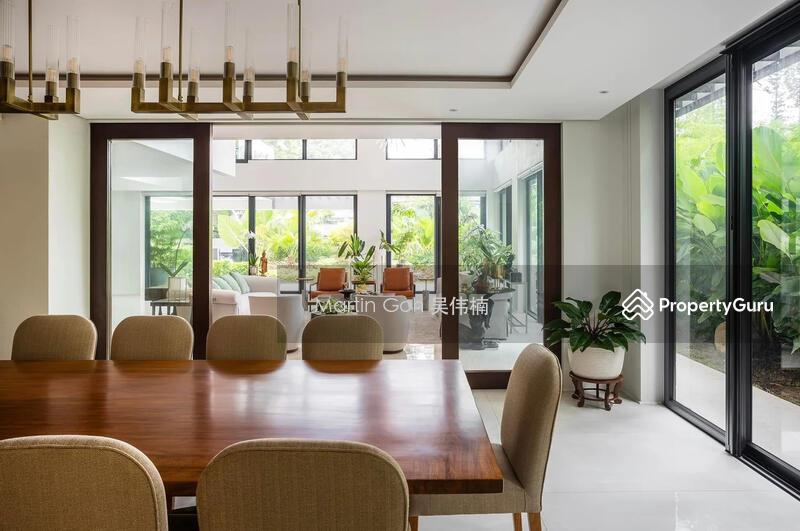 HOT PICK Wide Corner Plot BUNGALOWBotanic Gardens Vicinity!