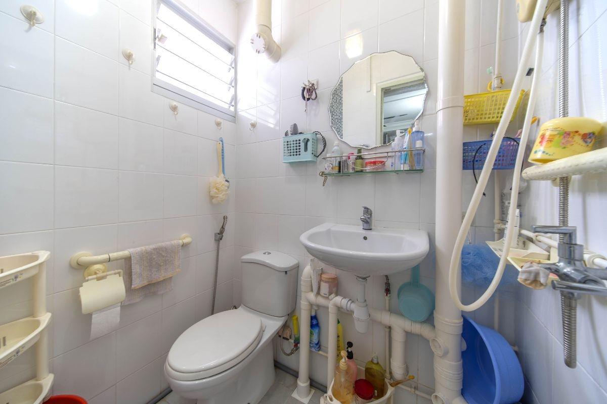 134 Bedok North Street 2 HDB Apartment For Sale, $440,000, 2 Bed 2 Bath 850 sqft $518.00 psf