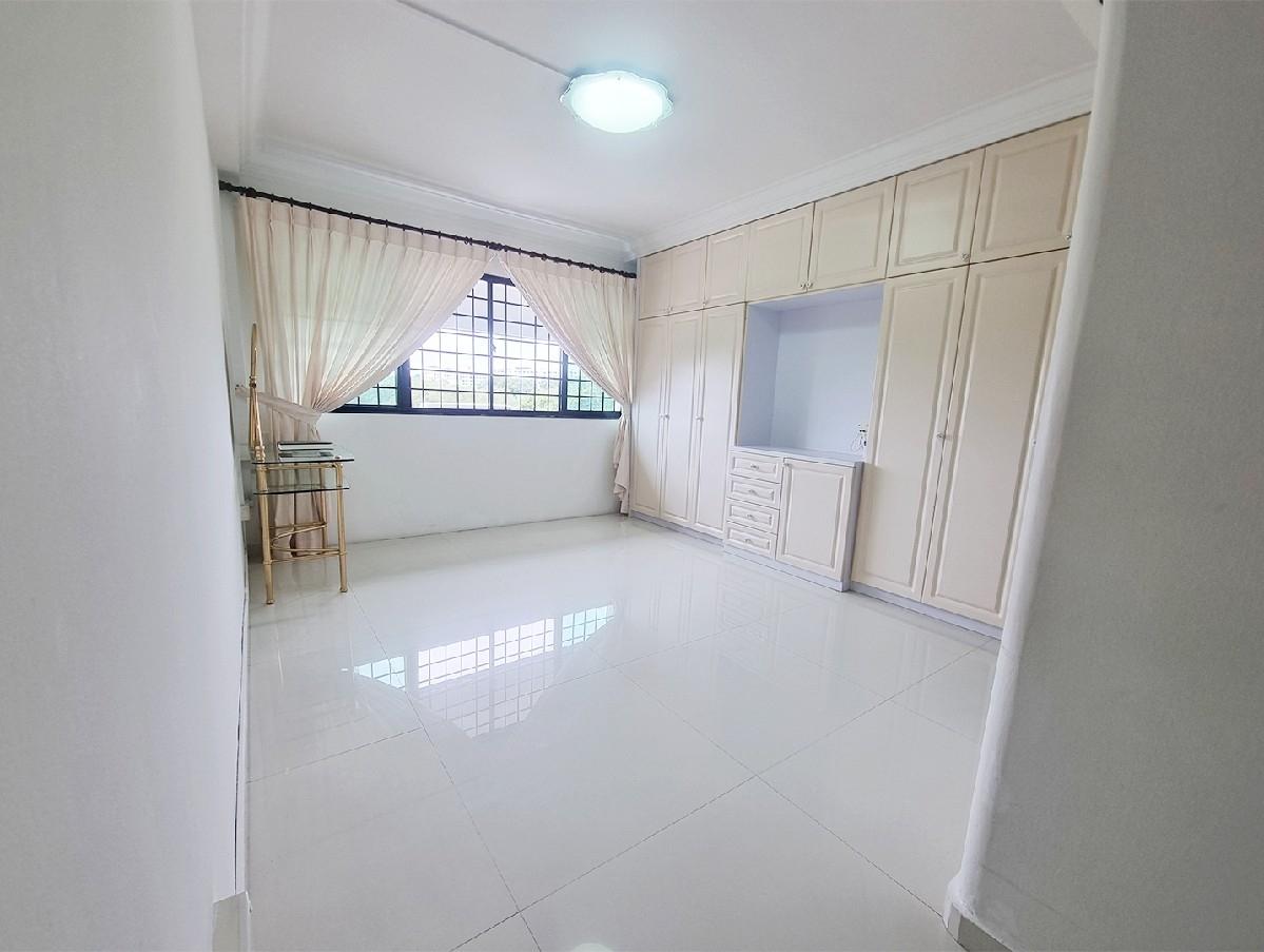 HDB Apartment for Sale: Tampines, D18, 523495