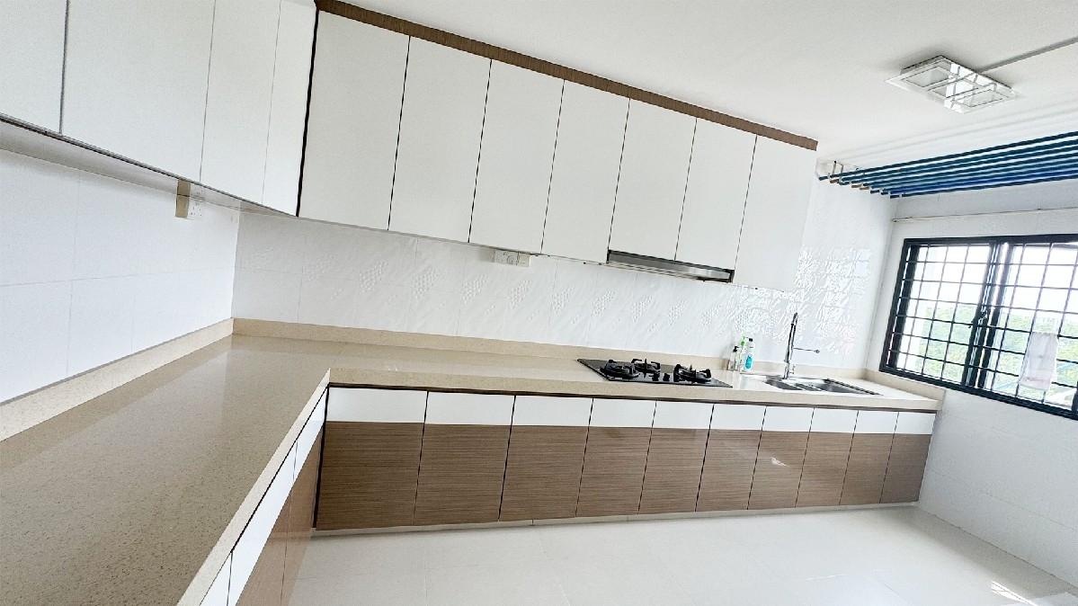 HDB Apartment for Sale: Tampines, D18, 523495