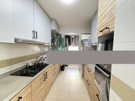 Prop-GPT: HDB Apartment: D27 Yishun 432C Yishun Avenue 1