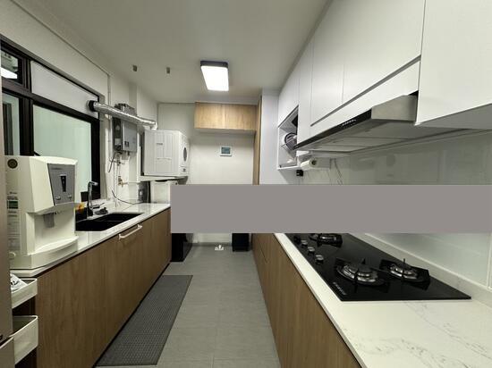 271D Jurong West Street 24 HDB Apartment For Sale, $700,000, 3 Bed 2 Bath 1,206 sqft $580.00 psf