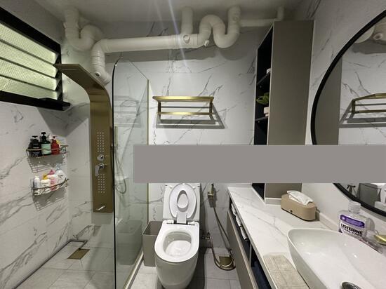 271D Jurong West Street 24 HDB Apartment For Sale, $700,000, 3 Bed 2 Bath 1,206 sqft $580.00 psf