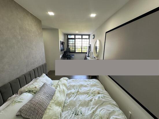 271D Jurong West Street 24 HDB Apartment For Sale, $700,000, 3 Bed 2 Bath 1,206 sqft $580.00 psf