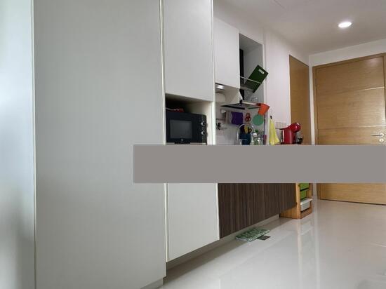 Vacanza @ East Condominium For Sale, $880,000, 2 Bed 1 Bath 560 sqft $1,571.00 psf