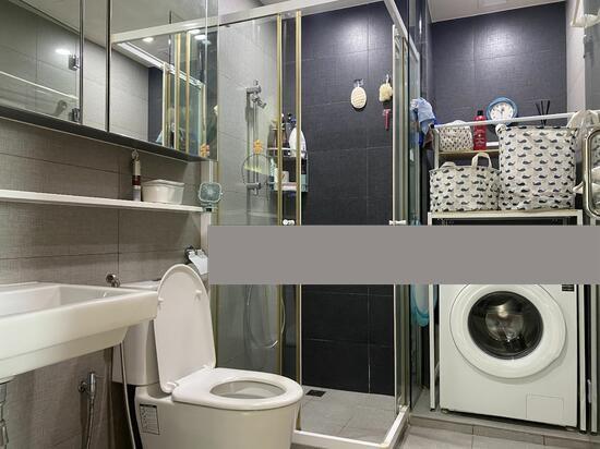 Vacanza @ East Condominium For Sale, $880,000, 2 Bed 1 Bath 560 sqft $1,571.00 psf