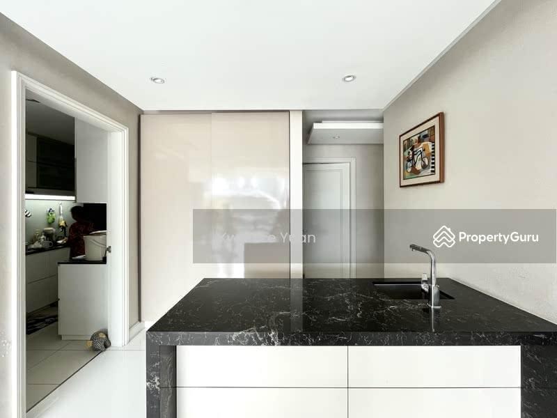 Condominium for Sale: Oxley, D09, 238675