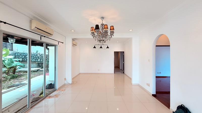 Golden chance bungalow status below 3m near mrt Semi-Detached House For Sale, $2,500,0004 Bath 3,500 sqft $357.00 psf