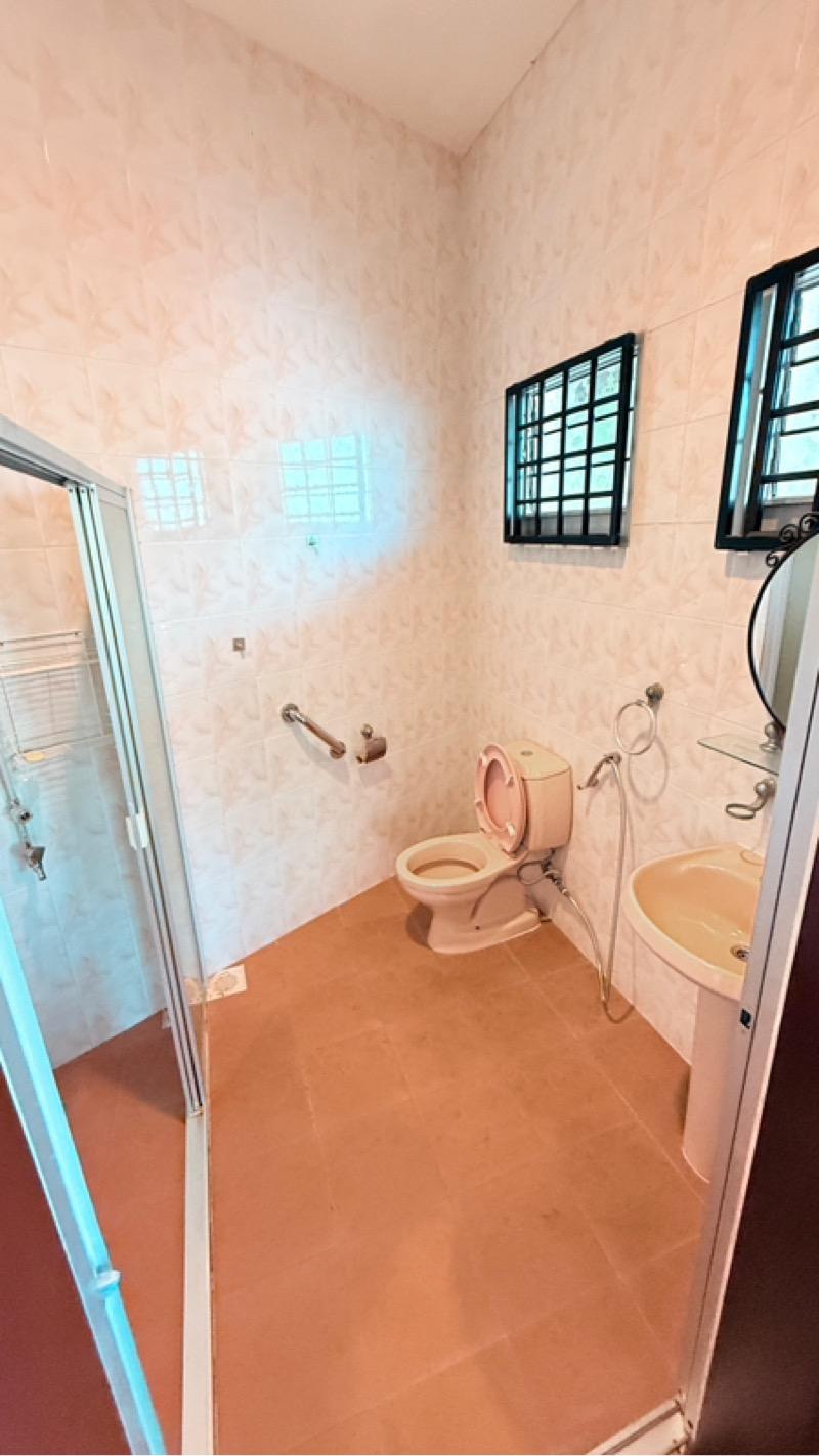 Golden chance bungalow status below 3m near mrt Semi-Detached House For Sale, $2,500,0004 Bath 3,500 sqft $357.00 psf