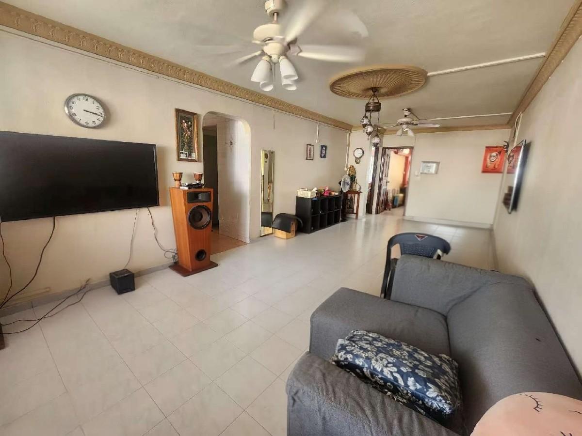 Prop-GPT: HDB Apartment: D12 Whampoa 121 Mcnair Road