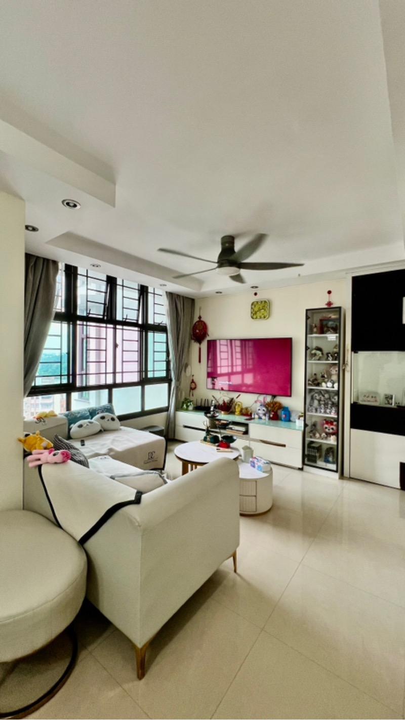 625 Senja Road HDB Apartment For Sale, $598,000, 3 Bed 2 Bath 968 sqft $618.00 psf