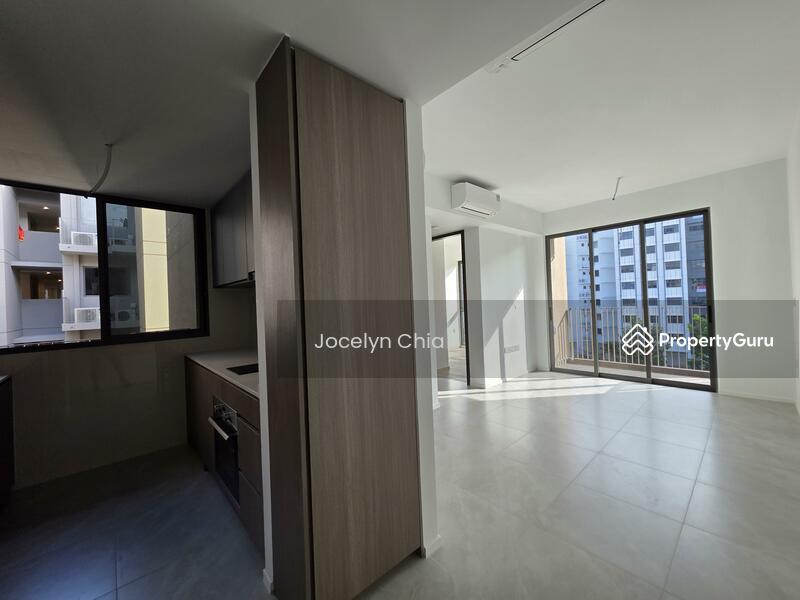 Prop-GPT: Condominium: D27 Yishun The Watergardens at Canberra