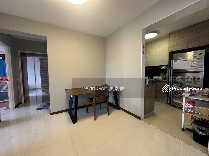 Prop-GPT: HDB Flat: D19 Punggol 220A Sumang Lane