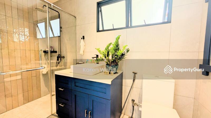 Semi-Detached for Sale: Pasir Ris, D18, 519917