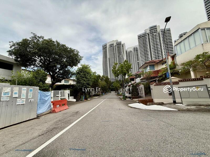 king's close/ Near Nanyang Primary school/ Farrer rd mrt