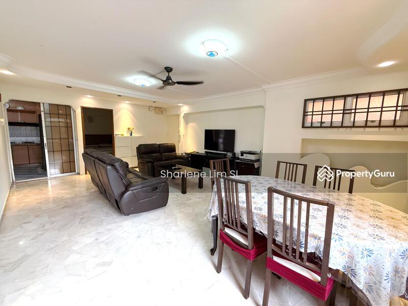 Prop-GPT: HDB Flat: D18 Tampines 842D Tampines Street 82