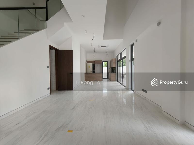  KEMBANGAN BRAND NEW SEMI D! READY TO VIEW!
