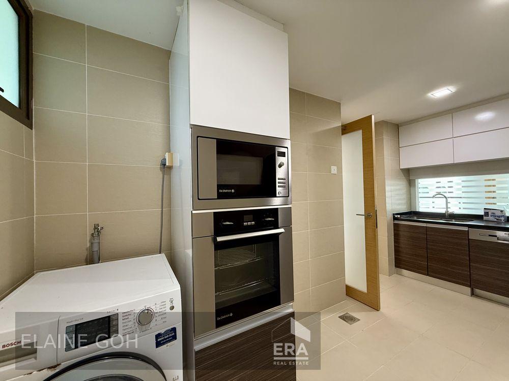 Freehold Penthouse Duplex 4 Room Converted to 3 Room Mrt 1 Km S C G S