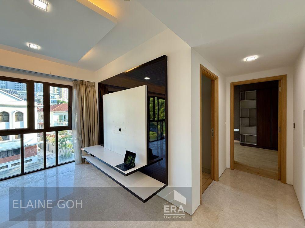 Freehold Penthouse Duplex 4 Room Converted to 3 Room Mrt 1 Km S C G S