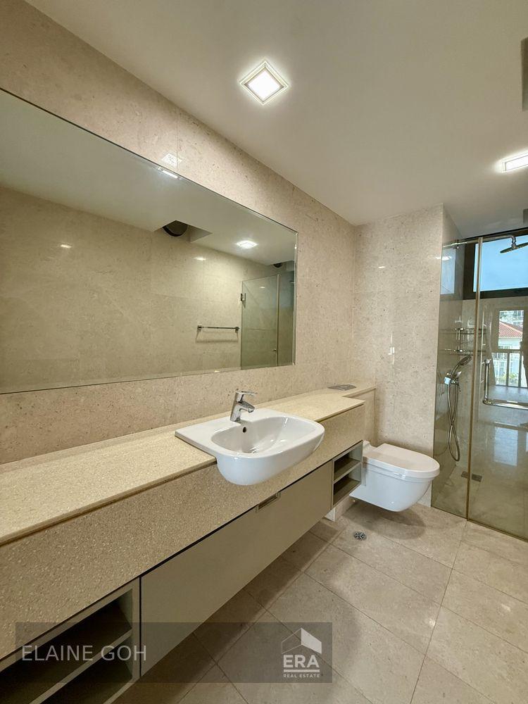 Freehold Penthouse Duplex 4 Room Converted to 3 Room Mrt 1 Km S C G S