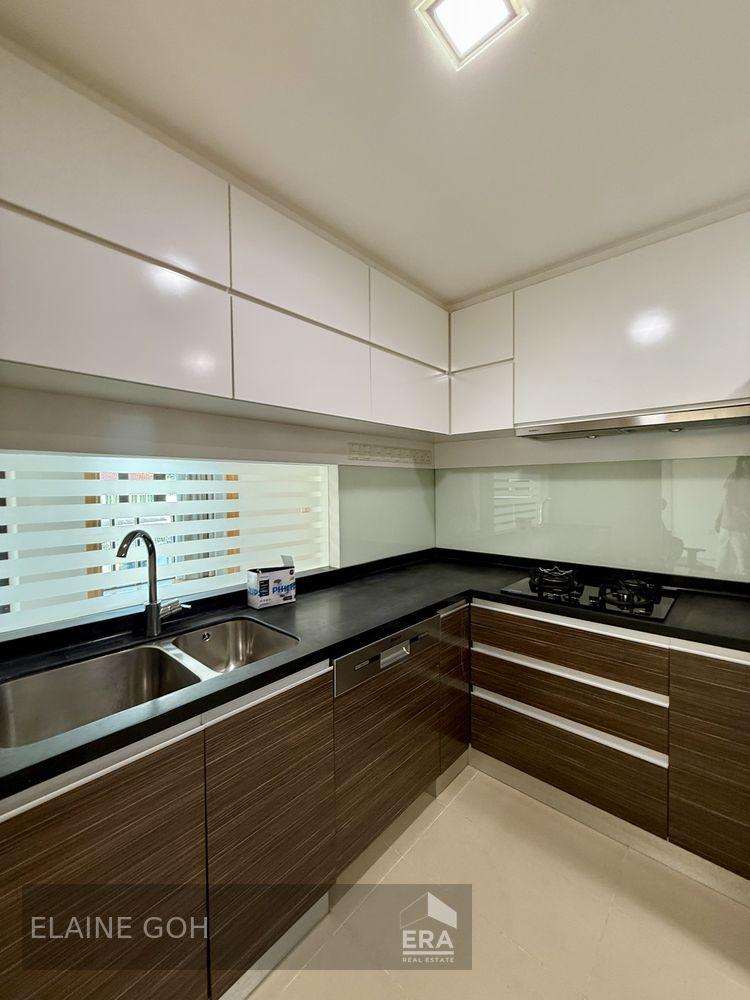 Freehold Penthouse Duplex 4 Room Converted to 3 Room Mrt 1 Km S C G S