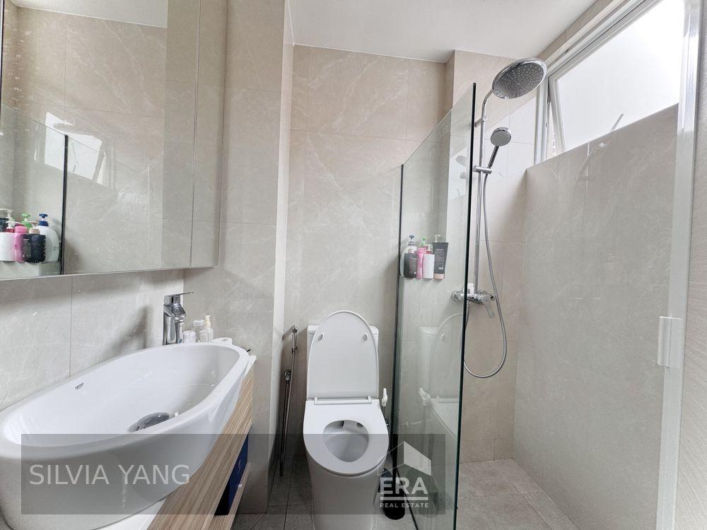 Prop-GPT: Condominium: D10 Grange Road Kellock Lodge