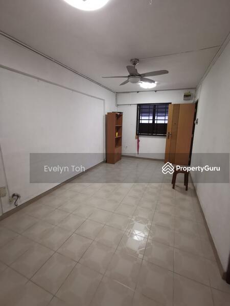 Prop-GPT: HDB Flat: D23 Bukit Batok 239 Bukit Batok East Avenue 5
