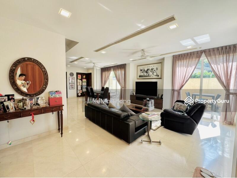 Semi-Detached for Sale: Holland, D10, 279120