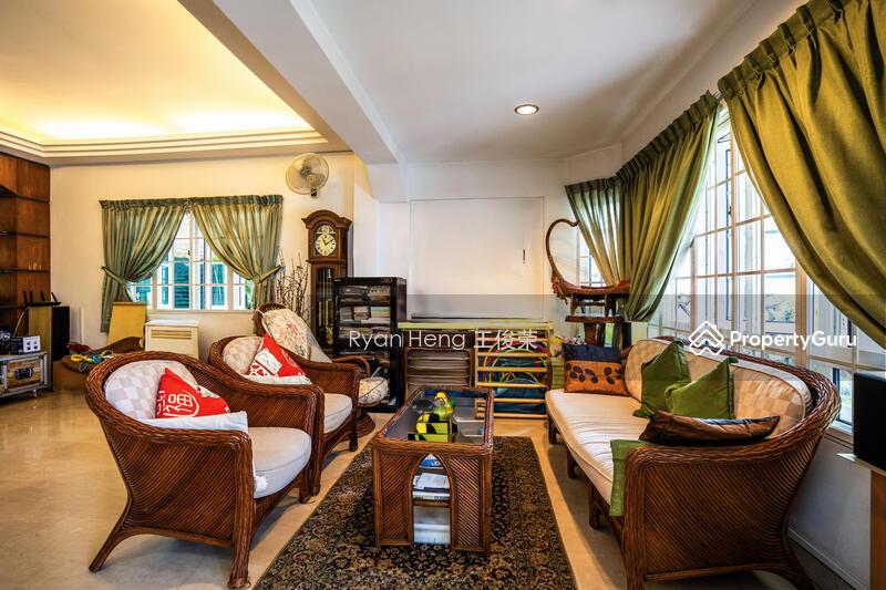 Prop-GPT: Semi-Detached: D16 Bayshore Openhouse-Semi-D w. Huge Land & Wide Frontage