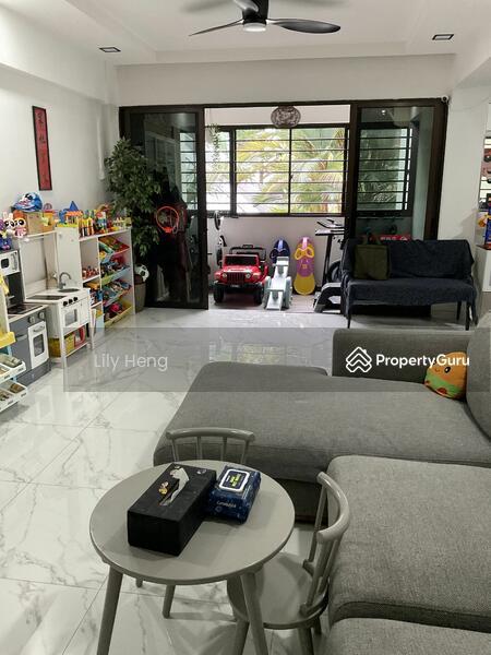 Prop-GPT: HDB Flat: D19 Serangoon 550 Serangoon North Avenue 3