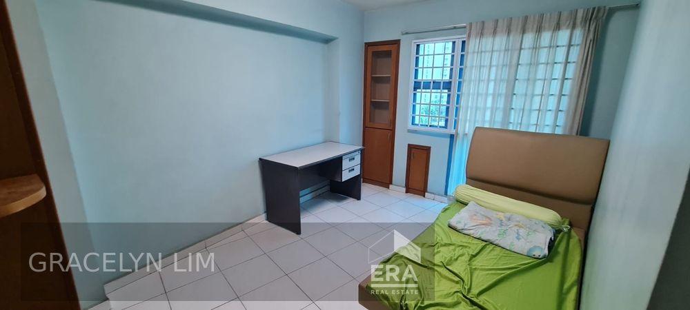 Prop-GPT: HDB - 4 room: D27 Admirality 468d Admiralty Drive