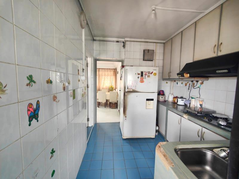 122 Lorong 2 Toa Payoh HDB Apartment For Sale, $1,018,000, 3 Bed 2 Bath 1,087 sqft $937.00 psf