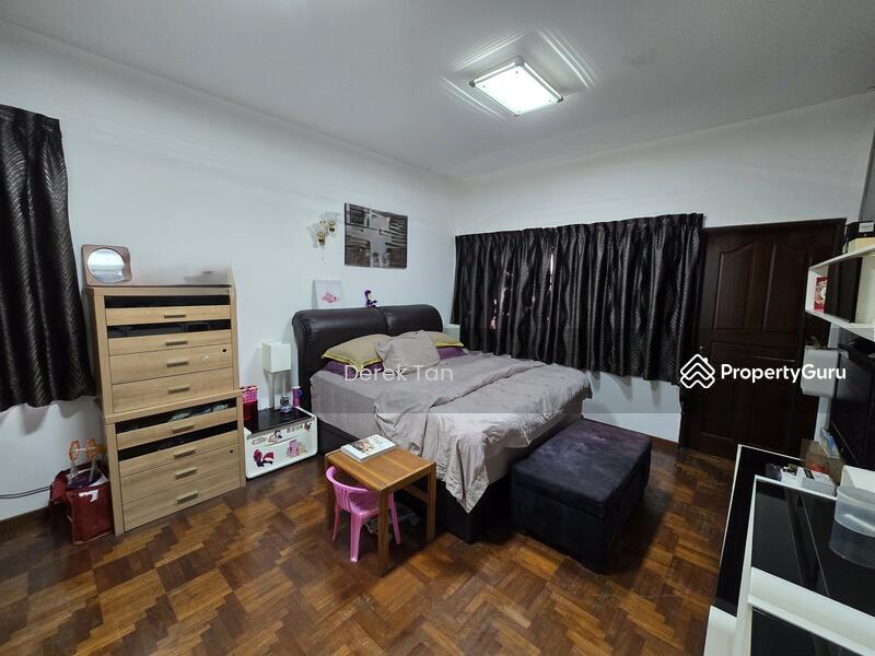 Coronation road west