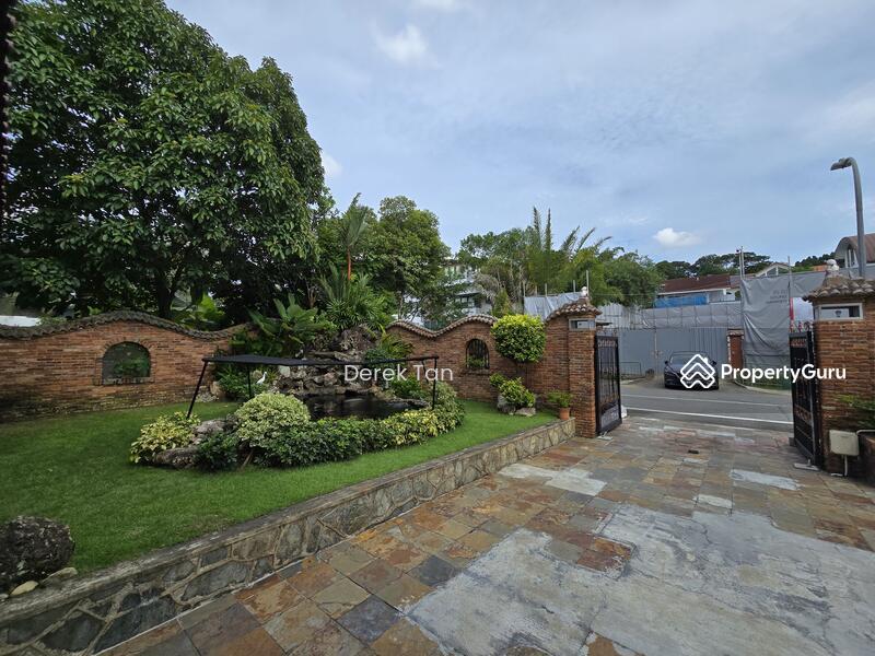 Coronation road west