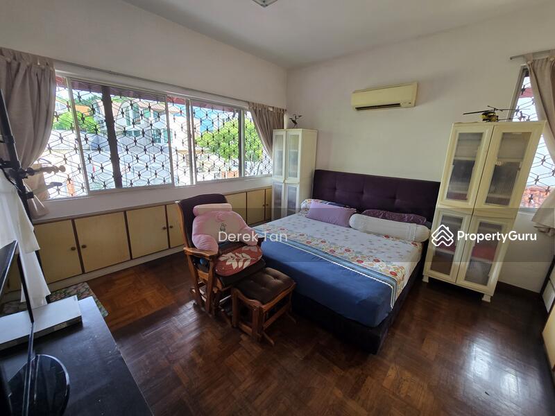 Coronation road west